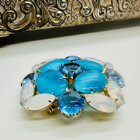 Vintage Blue Rhinestone Brooch - Picture 10 of 14